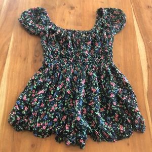 Urban Outfitters Black Floral Smocked Waist‎ Cap Sleeve Romper Sz S - EUC
